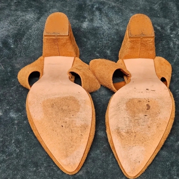 Able Local + Global | Suede Cut Out Heeled Mules in Tan size 7 - Picture 4 of 10